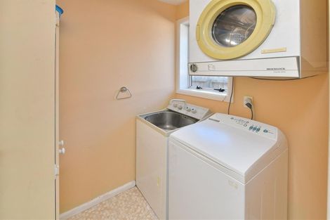 Photo of property in 8 Opal Place, Casebrook, Christchurch, 8051