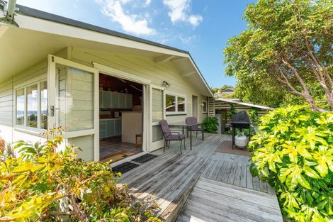 Photo of property in 8 Earle Place, Acacia Bay, Taupo, 3330