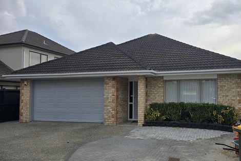 Photo of property in 48 Thornbury Crescent, East Tamaki Heights, Auckland, 2016