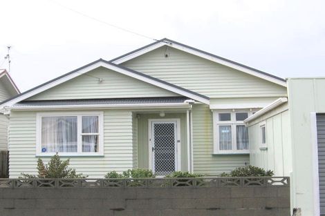 Photo of property in 15 Resolution Street, Lyall Bay, Wellington, 6022