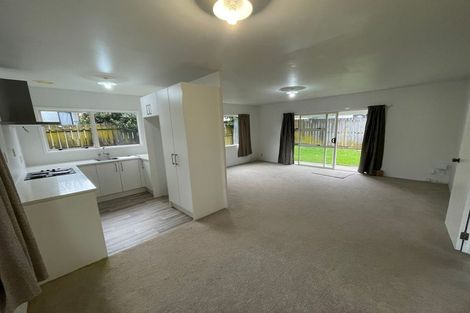 Photo of property in 2/12 Glenlea Place, Flat Bush, Auckland, 2019