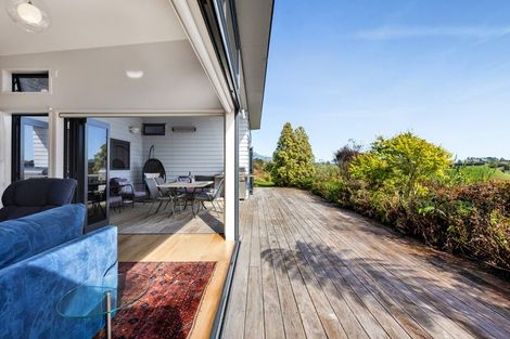 Photo of property in 10 Allan Road, Burgess Park, New Plymouth, 4371