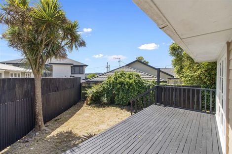 Photo of property in 2/40 Amberley Avenue, Te Atatu South, Auckland, 0610