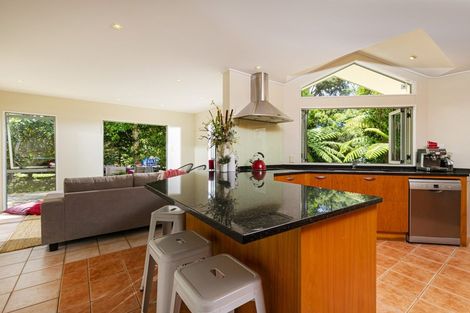 Photo of property in 20 Highwood Grove, Torbay, Auckland, 0630