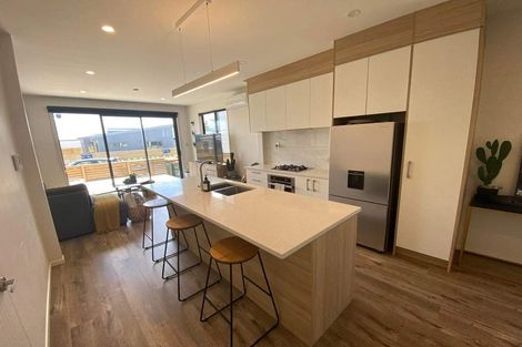 Photo of property in 10 Parahau Road, Papakura, 2110