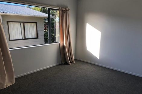 Photo of property in 11 Felicity Place, Unsworth Heights, Auckland, 0632
