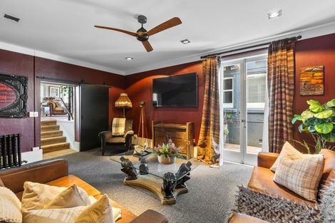 Photo of property in 29 Queen Street, New Plymouth, 4310