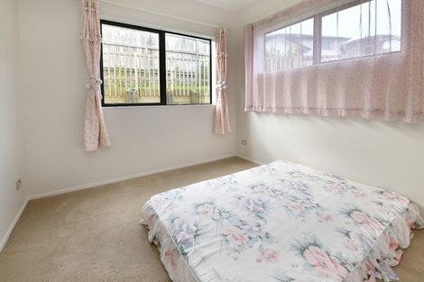 Photo of property in 16 Kahu Close, Orewa, 0931