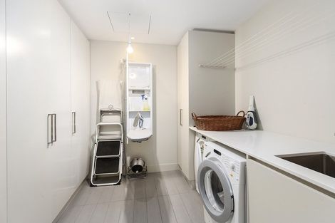 Photo of property in Clyde Quay Wharf, 3c/6 Clyde Quay Wharf, Te Aro, Wellington, 6011