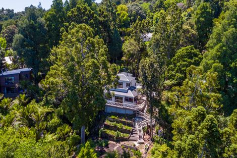 Photo of property in 84 Park Road, Titirangi, Auckland, 0604