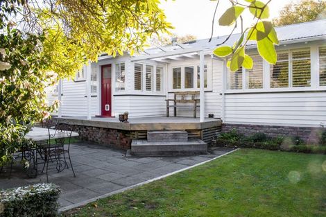 Photo of property in 44 Manapouri Crescent, Hokowhitu, Palmerston North, 4410