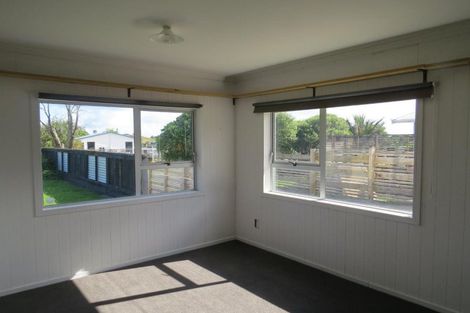 Photo of property in 4 Erica Place, Bell Block, New Plymouth, 4312