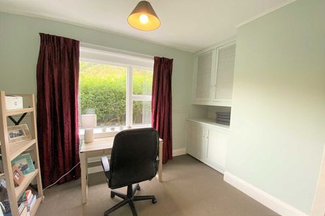 Photo of property in 19 Taupata Street, Redcliffs, Christchurch, 8081