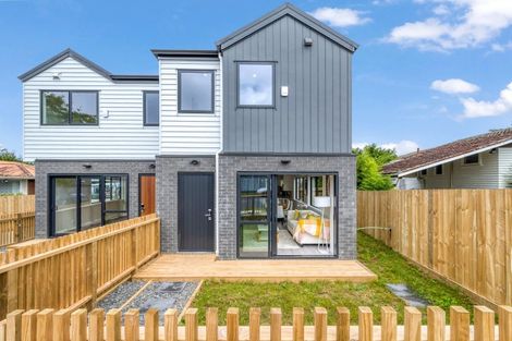 Photo of property in 140a Edgewater Drive, Pakuranga, Auckland, 2010