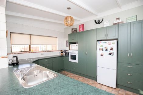 Photo of property in 6 Pinnock Place, Ngatea, 3503