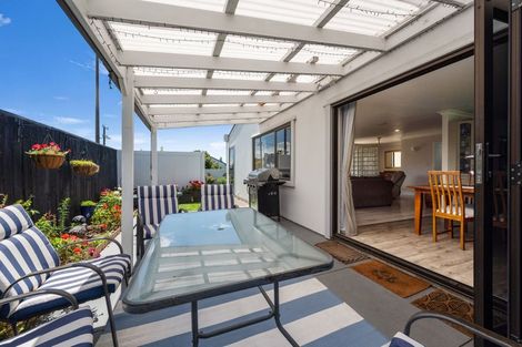 Photo of property in 49a Meeanee Road, Taradale, Napier, 4112