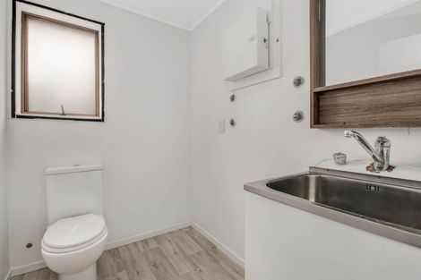 Photo of property in 19 Benita Place, Sunnyvale, Auckland, 0612