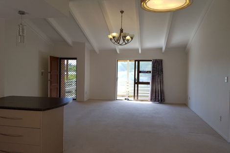 Photo of property in 65 Kurnell Drive, Botany Downs, Auckland, 2010