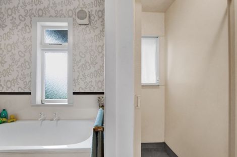 Photo of property in 7 Disraeli Street, Hawera, 4610