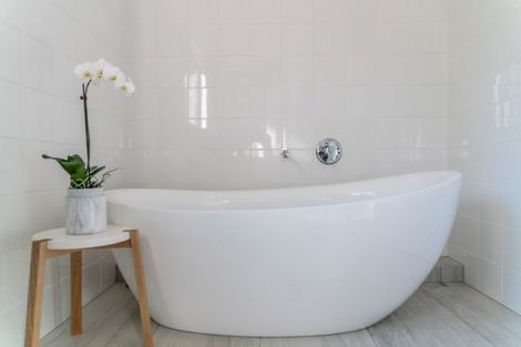 Photo of property in 260 Thornton Road, Cambridge, 3496