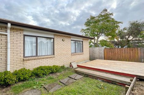 Photo of property in 93 Farquhar Road, Glendene, Auckland, 0602