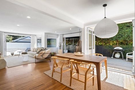 Photo of property in 121a Oceanview Road, Mount Maunganui, 3116