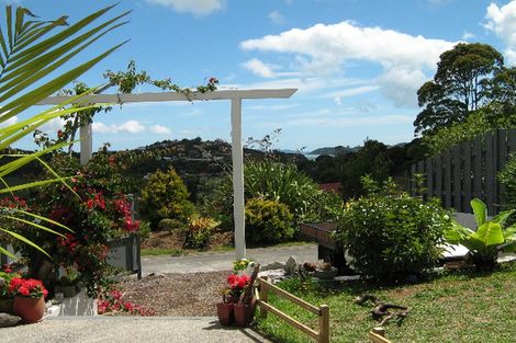 Photo of property in 1 Puketiro Place, Paihia, 0200