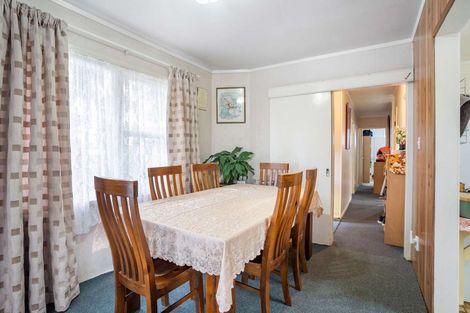 Photo of property in 72 Thompson Terrace, Manurewa, Auckland, 2102