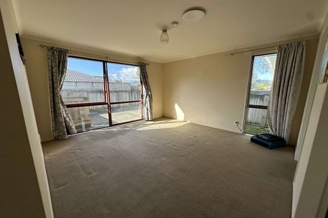 Photo of property in 37 Mcewen Crescent, Riverstone Terraces, Upper Hutt, 5018