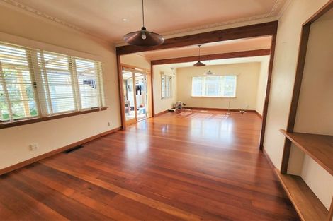Photo of property in 41 Queensway, Three Kings, Auckland, 1024