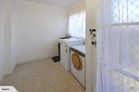 Photo of property in 2/12 Waimai Avenue, Weymouth, Auckland, 2103