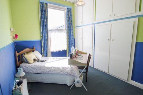 Photo of property in 127 Hargest Crescent, Saint Clair, Dunedin, 9012