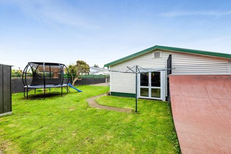 Photo of property in 17 Clifford Street, Hawera, 4610