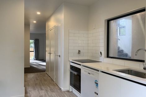 Photo of property in 17 Sun Place, Henderson, Auckland, 0612