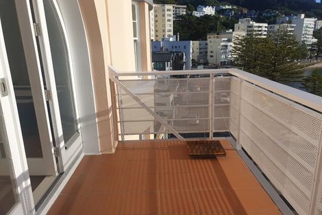 Photo of property in Inverleith Apartments, 5/306 Oriental Parade, Oriental Bay, Wellington, 6011