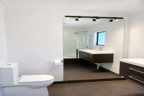 Photo of property in 1/4 Paul Place, Pakuranga, Auckland, 2010