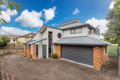 Photo of property in 1/6 Glucina Avenue, West Harbour, Auckland, 0618