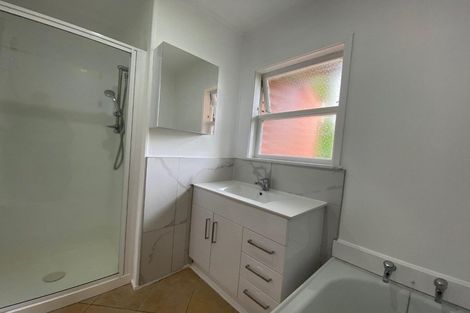 Photo of property in 2/20 Northumberland Avenue, Belmont, Auckland, 0622