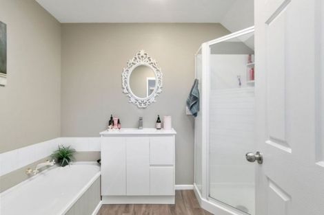 Photo of property in 12 Ronald Woolf Place, Churton Park, Wellington, 6037