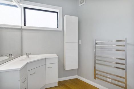 Photo of property in 98 View Road, Houghton Bay, Wellington, 6023