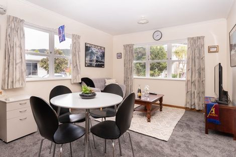 Photo of property in 3/16 Redwood Avenue, Tawa, Wellington, 5028