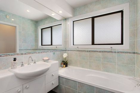 Photo of property in 3 Farnham Place, Ilam, Christchurch, 8041