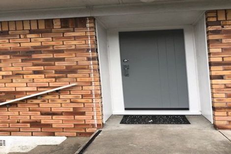 Photo of property in 1/3 Ocean View Road, Hillcrest, Auckland, 0627