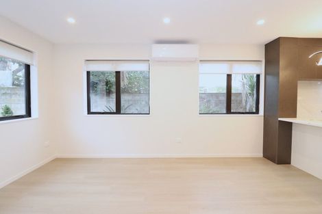 Photo of property in 14b Gulf Crest, Bucklands Beach, Auckland, 2012