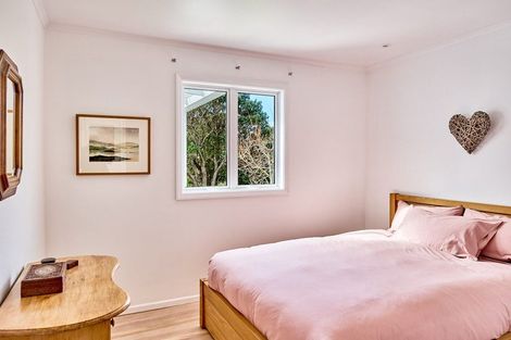 Photo of property in 122 Muri Road, Pukerua Bay, 5026