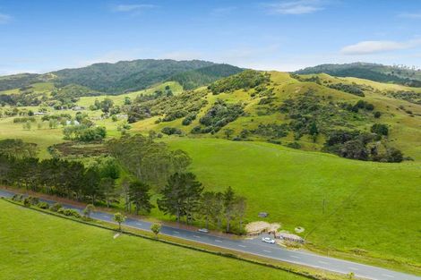 Photo of property in 3060 Kaipara Coast Highway, Glorit, 0984