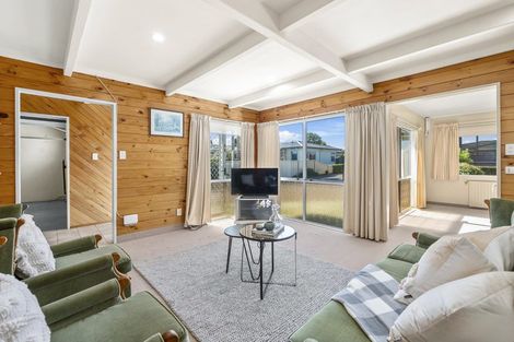 Photo of property in 6 Robertson Street, Glenholme, Rotorua, 3010