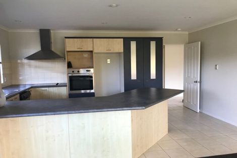 Photo of property in 1 Attymon Lane, East Tamaki, Auckland, 2016