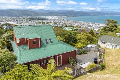 Photo of property in 11 Maungaraki Road, Korokoro, Lower Hutt, 5012