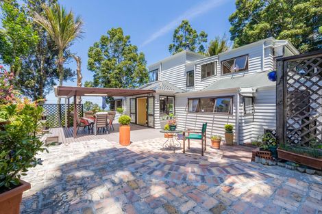 Photo of property in 84 Park Road, Titirangi, Auckland, 0604